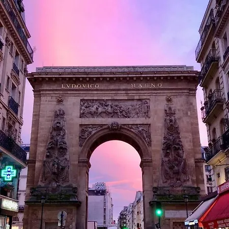 Appartamento Bright And Airy In Moulin Rouge/montmartre Parigi